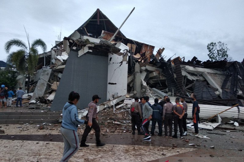 ratusan-gedung-sekolah-rusak-karena-gempa-mamuju
