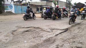 Warga Sebut Kerusakan Jalan Tahun Ini Sangat Parah dan Sering Sebabkan Kecelakaan