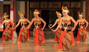 Gelar Solo Menari 2021, Peringati Hari Tari Sedunia
