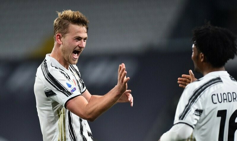 Juventus Naik Posisi Ketiga