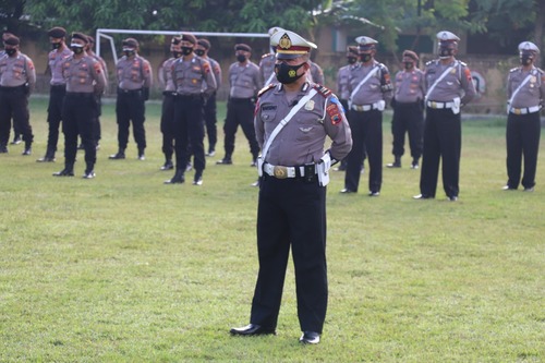 JAJARAN: Polres Sragen sedang melakukan apel sebelum melakukan patrol selama bulan Ramadan. (ISTIMEWA/LINGKAR.CO)