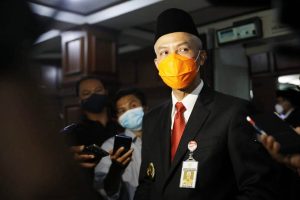 Ditanya Soal Tak Diundang Acara HUT PDI P di Semarang, Ganjar: Seperti Itu Kok Ditanyakan