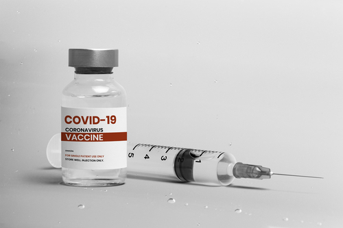 ILUSTRASI: Vaksin Covid-19 yang digunakan sebagai upaya untuk menanggulangi persebaran Covid-19, dengan cara meningkatkan kekebalan tubuh orang yang bersangkutan. (ISTIMEWA/LINGKAR.CO)