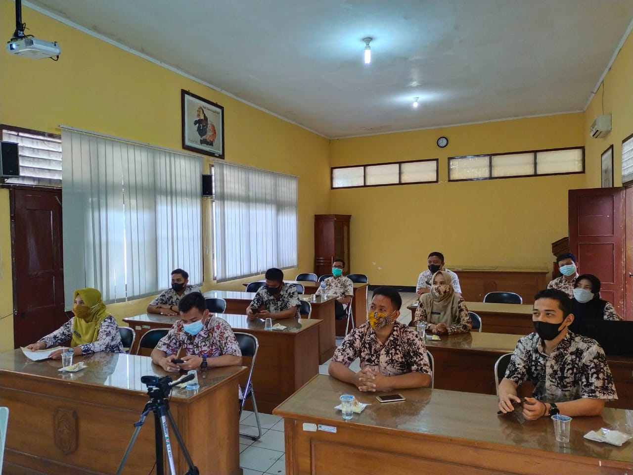 ACARA: Sejumlah pegawai Dinporapar Pati mengikuti pelatihan pengelolaan media sosial di aula Dinporapar Pati belum lama ini.(TITO ISNA UTAMA/LINGKAR)