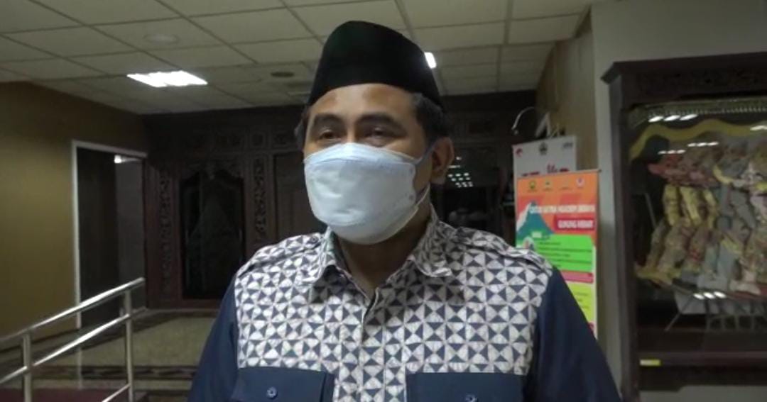 Wakil Gubernur Jawa Tengah, Taj Yasin Maimoen saat memberi keterangan kepada wartawan soal Gus Najih. FOTO: Rezanda Akbar D/Lingkar.co