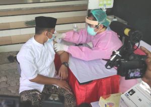 Percepatan Vaksinasi Lingkup Ponpes, Gus Yasin: Kita Bisa Capai “Herd Immunity”