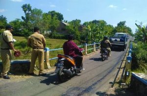 Warga Desak Pemkab Lakukan Perbaikan Jembatan
