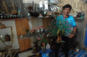 Salamun, Nelayan Kerang di Semarang Sulap Sampah Laut Jadi Miniatur