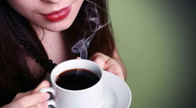 ILUSTRASI- Minum kopi. FOTO: Istimewa/Lingkar.co