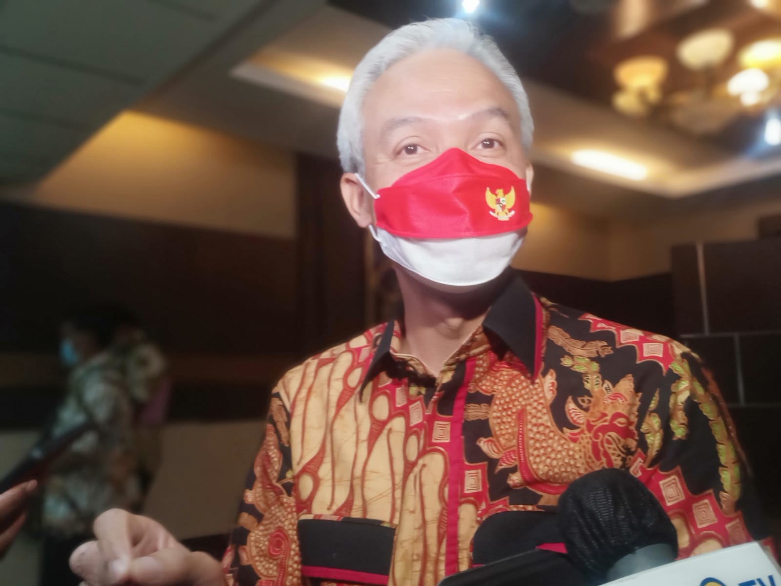 Gubernur Jateng, Ganjar Pranowo, usai memimpin rapat penanganan kemiskinan ekstrem di Ruang Rapat Pemprov Jateng, Jumat (8/10/2021). FOTO: Rezanda Akbar D/Lingkar.co