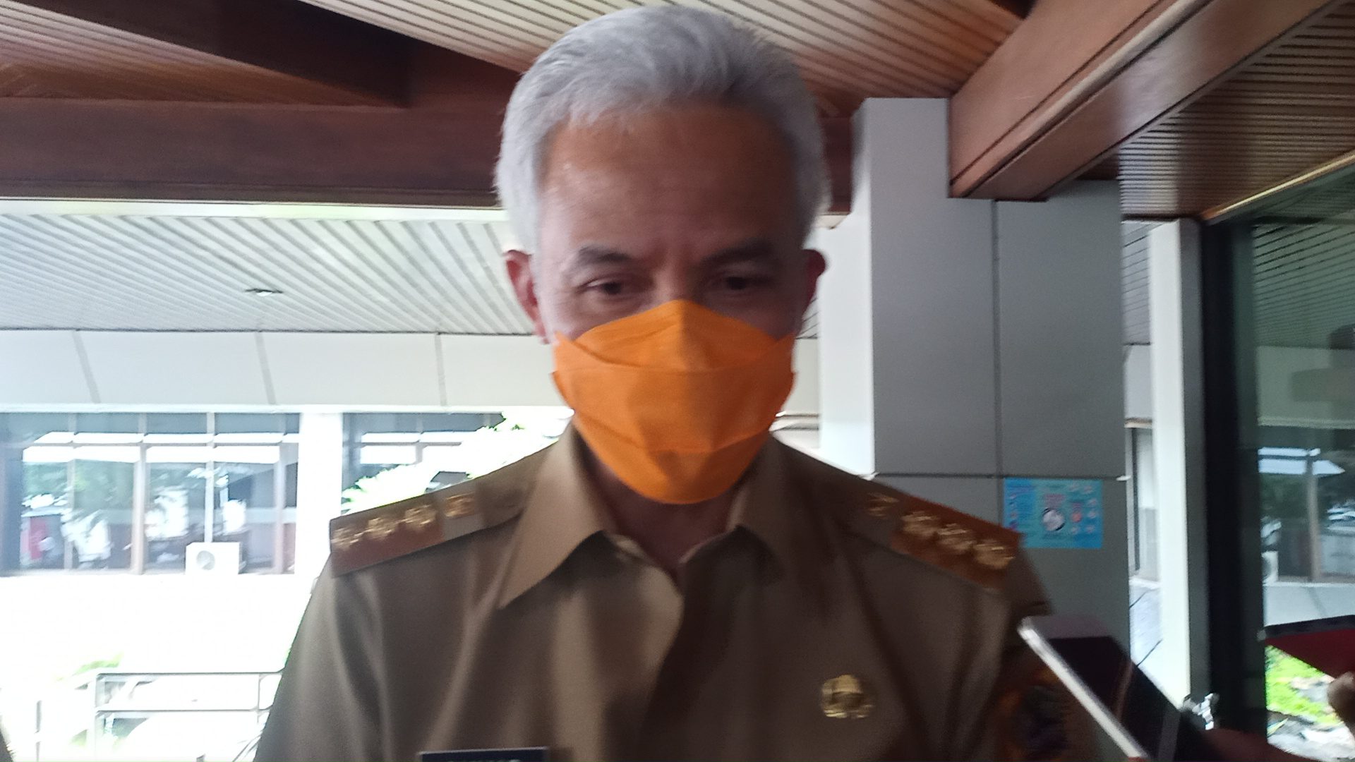 Gubernur Jateng Usai Rapat Penanganan Covid-19, Rezanda Akbar D/Lingkar.co