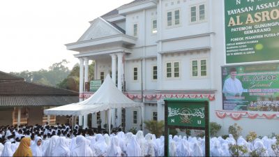 Suasana apel peringatan Hari Santri Nasional (HSN) di Pondok Pesantren As-Salafy Al-Asror Kota Semarang, Jumat (22/10/2021). HUMAS/LINGKAR.CO