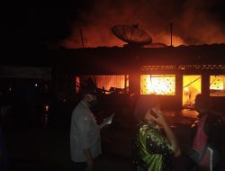 Diduga Korsleting Listrik, Dua Rumah di Simalungun Hangus Terbakar
