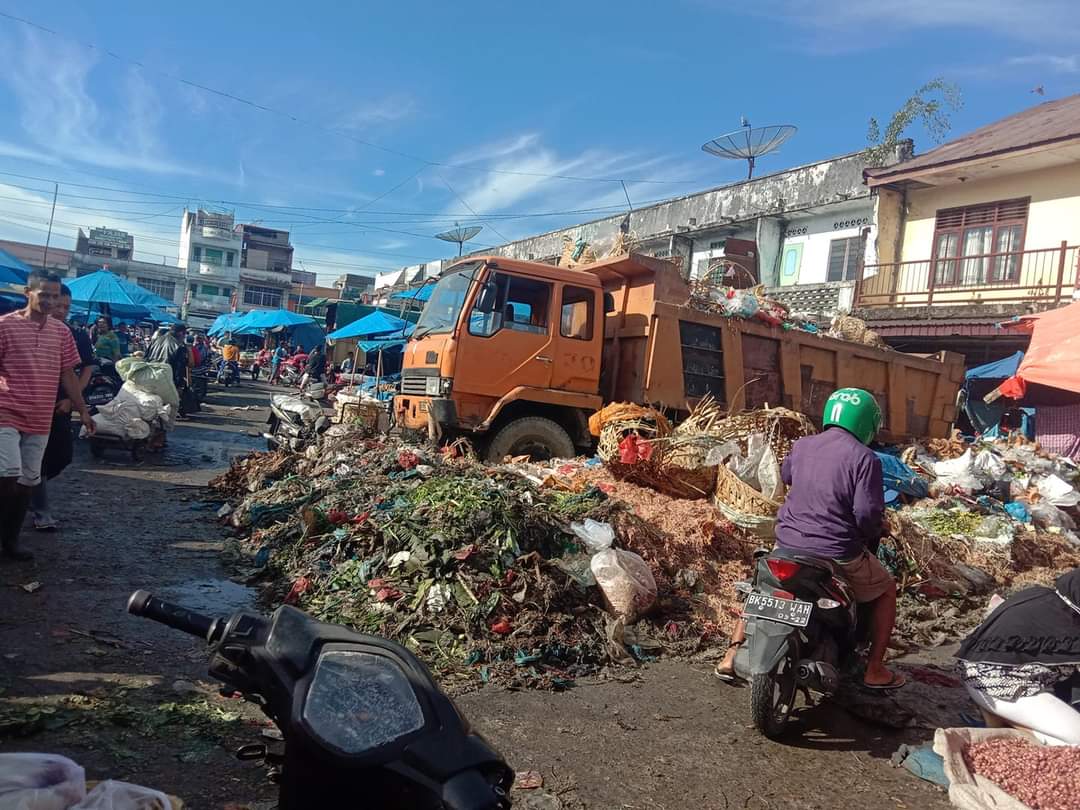 Pasar Pasar Dwikora Jalan Gotong Royong, Kecamatan Siantar Utara, Kota Siantar. Matius Gea/Lingkar.co