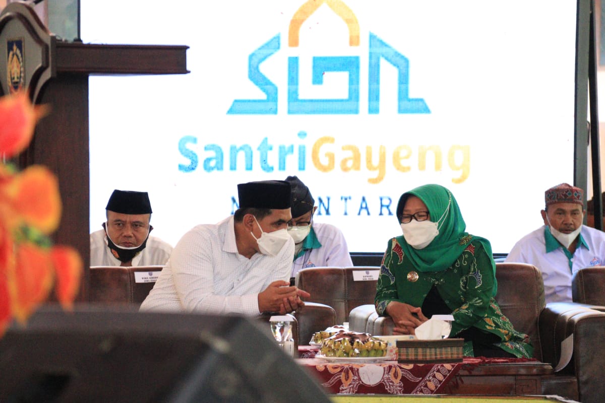 Wakil Gubernur Jawa Tengah, Taj Yasin Maimoen bersama Bupati Tegal, Timh2/Lingkar.co