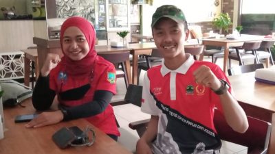 Tini Mariana Pratiwi (kiri) dan Muhammad Afifian (kanan) dua atlet paralayang Kabupaten Semarang yang berprestasi membawa pulang 6 medali di PON XX Papua mewakili Jawa Tengah. DIAN MAHARANI/LINGKAR.CO