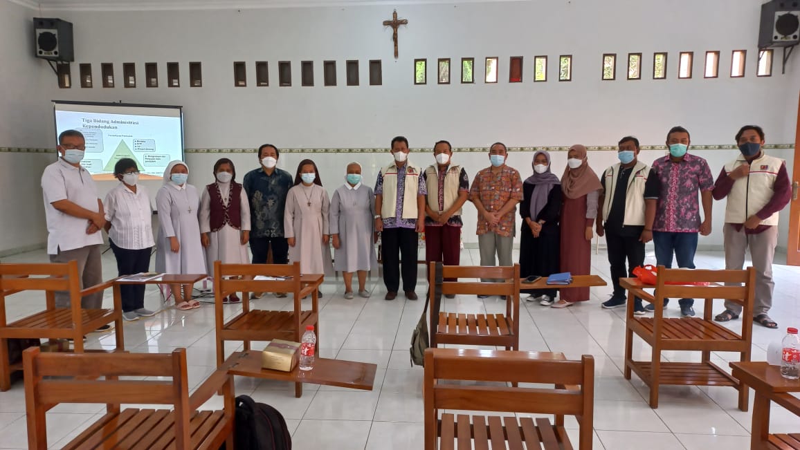 Institut Kewarganegaraan Indonesia (IKI) saat sosialisasi pemenuhan dokumen kependudukan di Rembang, Rabu (8/12/2021). M. Akid Aunulhaq/Lingkar.co