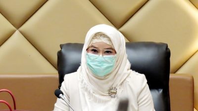 Anggota Komisi IX DPR RI Fraksi PPP, Nurhayati Monoarfa mengajak masyarakat Indonesia untuk mewaspadai ancaman covid 19 varian baru omicron (Lingkar.co)