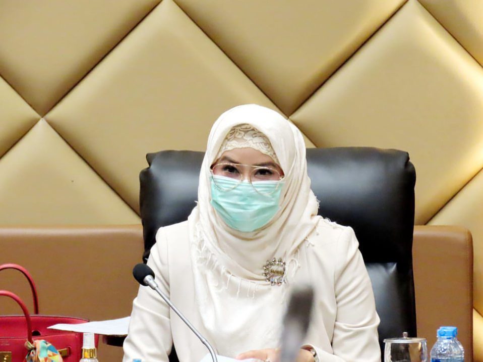 Anggota Komisi IX DPR RI Fraksi PPP, Nurhayati Monoarfa mengajak masyarakat Indonesia untuk mewaspadai ancaman covid 19 varian baru omicron (Lingkar.co)