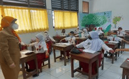 203 Sekolah Negeri di Jakarta Barat Jalankan PTM Dengan Kapasitas 100 Persen. ISTIMEWA/Lingkar.co