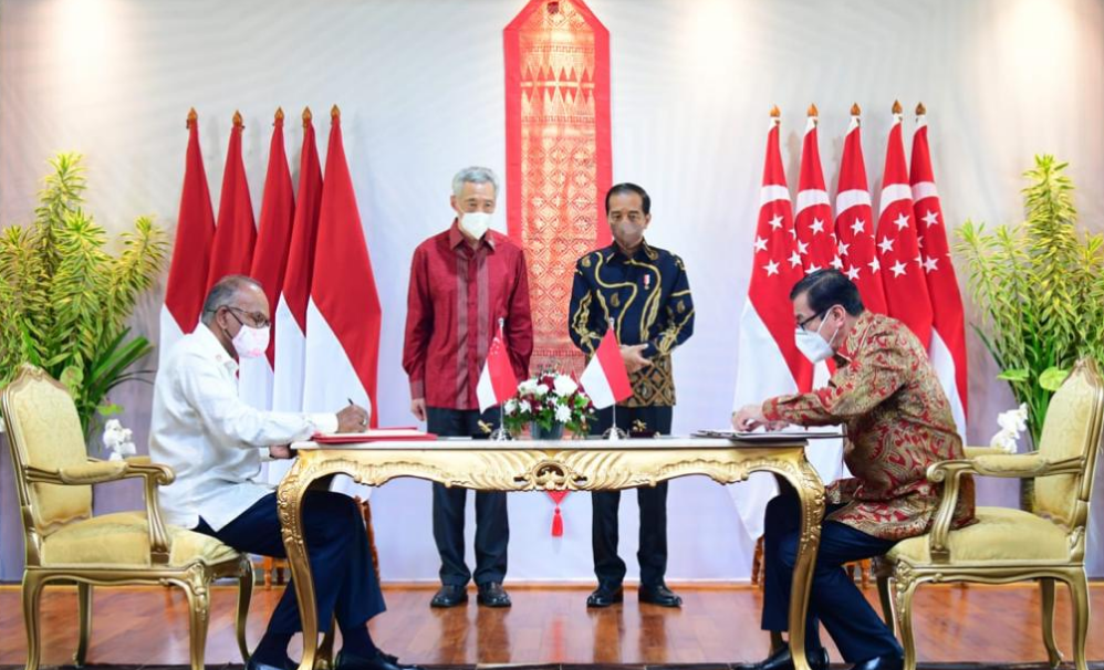 Pertemuan Presiden Joko Widodo dan PM Singapura Lee Hsien Loong, Selasa (25/1/2022) di Riau, Kedua Negara Bersepakat Menandatangani Kerjasama Ekstradisi. ISTIMEWA/Humas Setkab/Lingkar.co