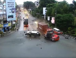 Kecelakaan Maut di Muara Rampak Balikpapan, 20 Kendaraan Rusak Parah , 4 Orang Tewas