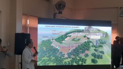 Kanwil BPN Jateng saat menjelaskan tentang pengukuran tanah di Desa Wadas Kabupaten Purworejo. ROHADI/LINGKAR.CO