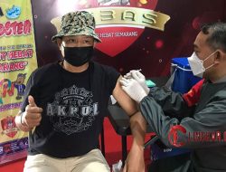 Awak Media Dapatkan Vaksinasi Booster di Semarang