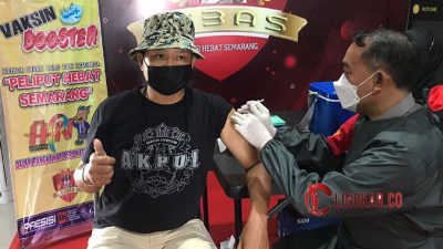 Awak Media Dapatkan Vaksinasi Booster di Semarang