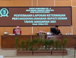 Bupati Demak Sampaikan LKPJ Tahun 2021 dalam Rapat Paripurna