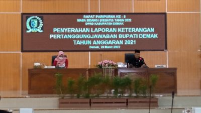 Bupati Demak Sampaikan LKPJ Tahun 2021 dalam Rapat Paripurna