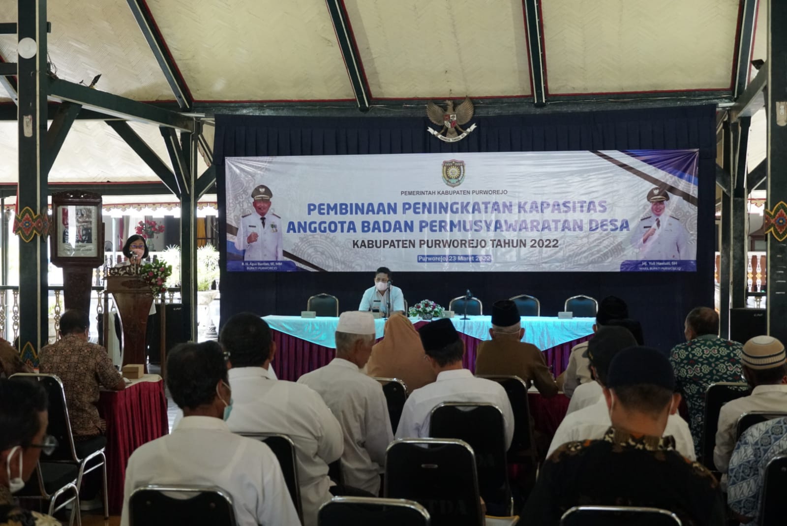 Asisten Administrasi dan Umum drg Nancy Megawati Hadisusilo MM memberi pengarahan di Pendopo Kabupaten Purworejo. Dok/Achmad Rohadi/Lingkar.co