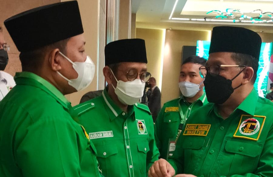 Ketua DPW Masruhan Samsurie (tengah) saat Rapimnas PPP di Hotel Pullman Jakarta Jumat (14/4/2022) malam. Dok. Pribadi/Lingkar.co