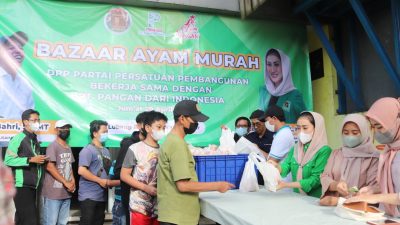 Partai Persatuan Pembangunan (PPP) bersama PT Pangan Dari Indonesia menggelar bazar murah ayam potong. Muhammad Idris/Lingkar.co