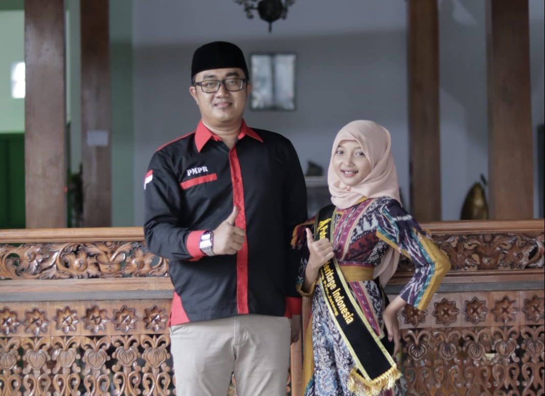 Ketua PMPR Moch Arief Z bersama Syahnas Anindya Rahma. dok pribadi / Muhammad Akid Aunulhaq/LINGKAR.CO