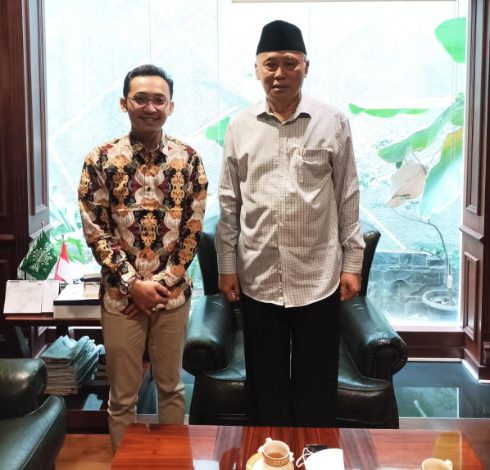 Co-Founder Harmoni Muslim Nusantara, Dodo Baidlowi temui mantan Waka BIN era GusDur, Kiai As'ad Said Ali. Jakarta, (20 Juni 2022). Dok/Achmad Rohadi/Lingkar.co