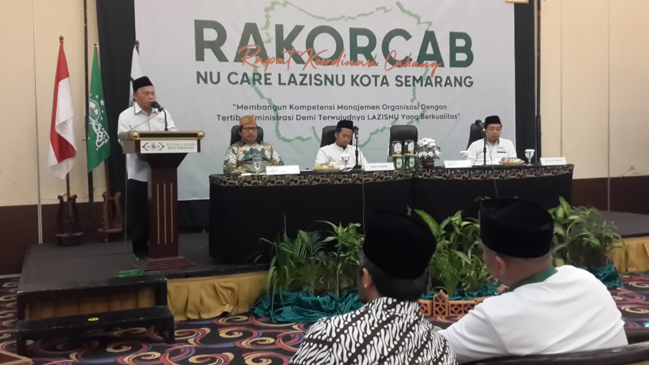Ketua LAZISNU Kota Semarang, Muhaimin saat memberikan laporan dalam pembukaan Rakercab LAZISNU Kota Semarang di hotel Grasia (rifqi)/LINGKAR.CO