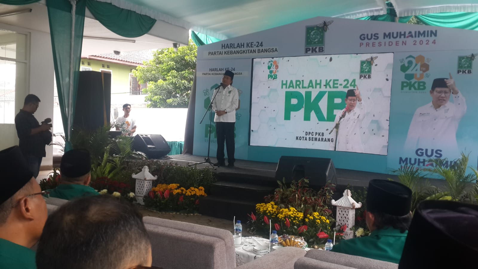 Yusuf Chudlori (Gus Yusuf CH) saat memberikan sambutan dalam gelaran peringatan harlah ke 24 PKB di Kota Semarang. RIFQI/LINGKAR.CO