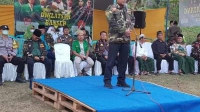 Sekda Kota Semarang Iswar Aminuddin memberikan pengarahan saat Diklatsar XIX Banser di Lapangan Gedawang, Kecamatan Banyumanik, Semarang, kemarin/LINGKAR.CO