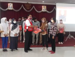 PMI Kota Semarang Berikan Beasiswa Pendidikan Bagi 19 Mahasiswa Polbitrada, Lulus Pasti Kerja
