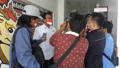 Ketua PMI Kota Semarang, Awal Prasetyo saat menemui sejumlah awak media seusai kegiatan peringatan Hari Ulang Tahun (HUT) ke 77 Republik Indonesia di gedung UDD PMI Kota Semarang, Rabu (17/8/2022). RIFQI/LINGKAR.CO