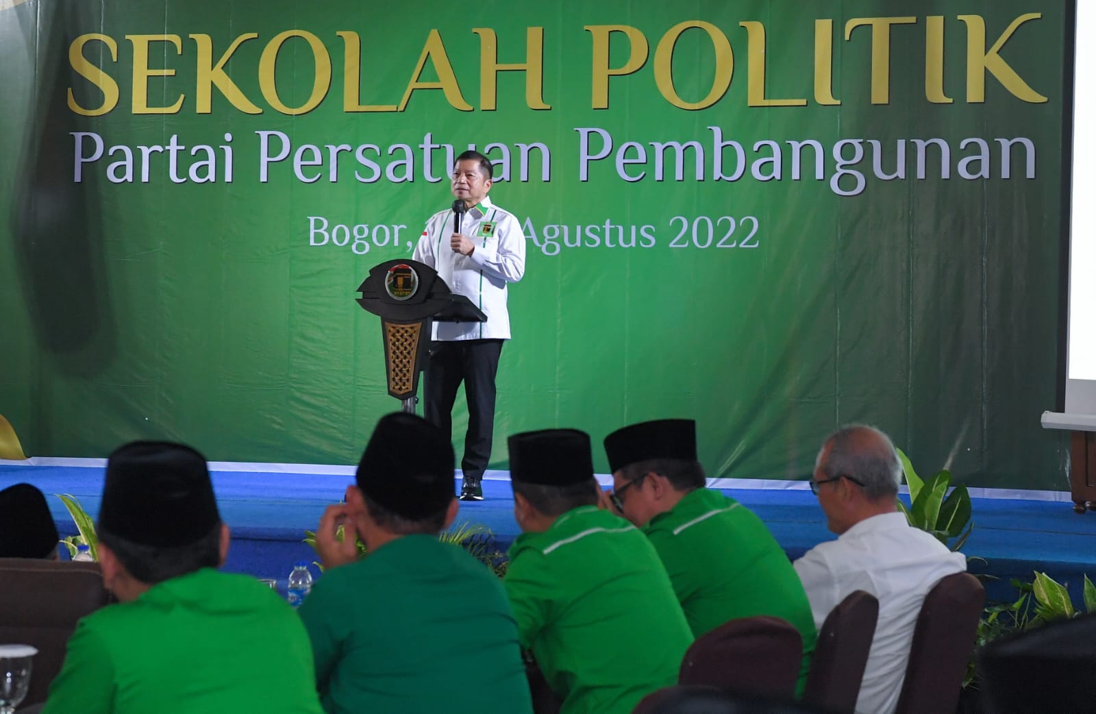 Ketum PPP Suharso Monoarfa saat menyatakan permohonan maafnya dalam acara sekolah politik di Bogor, Jumat (19/8/2022). Dok. Pribadi/Lingkar.co