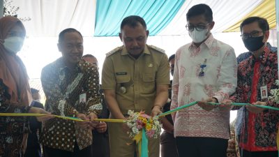 Bupati Purworejo RH Agus Bastian meresmikan kantor cabang BSI Purworejo. (Foto: Achmad Rohadi/Lingkar.co)