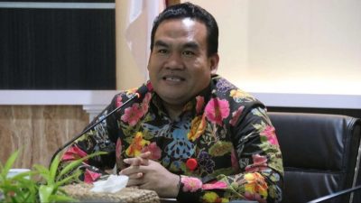 Bupati Blora Arief Rohman saat memberikan keterangan terkait penerimaan DBH Migas sebesar 160 Milyar Rupiah untuk tahun 2023. Lilik/Lingkar.co
