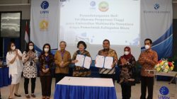 Wujudkan Tagline Sesarengan mBangun Blora Bupati Arief Rohman menandatangani kerjasama dengan Kampus Universitas Multimedia Nusantara di Jakarta pada Selasa (10/11/2022). HMS/LINGKAR.CO