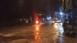 Tampak genangan banjir mulai surut di sekitar Jl Gunung Slamet Kecamatan Blora Kota Kabupaten Blora. LILIK/LINGKAR.CO
