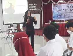 Tingkatkan Profesionalitas Staf dan Karyawan, PMI Kota Semarang Latih Customer Satisfaction
