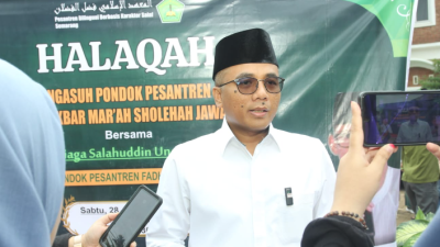 Sekjen PPP Arwani Thomafi sebut Wagub Jateng Taj Yasin Maimoen (Gus Taj Yasin) sebagai kader potensial untuk diusung PPP pada Pilgub Jateng 2024. NURSEHA/LINGKAR.CO