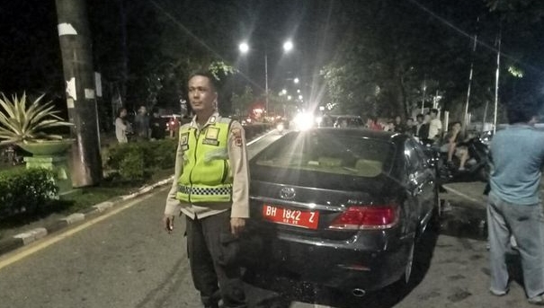 Mobil Dinas JAmbi Terlibat Kecelakaan