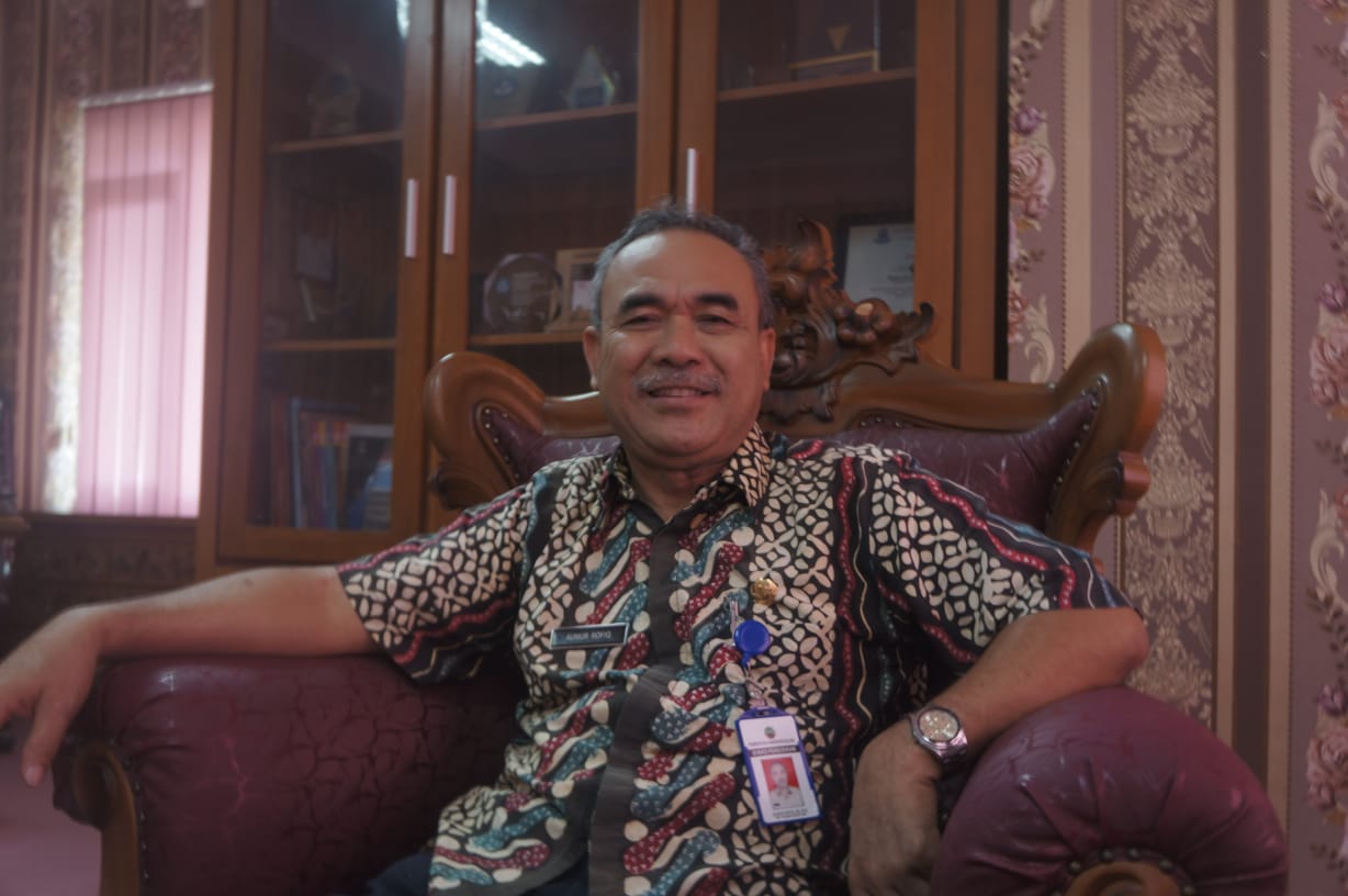 Kepala Disdik Kabupaten Blora Aunur Rofiq beri keterangan saat ditemui di kantornya beberapa waktu lalu/LINGKAR.CO/Lilik Yuliantoro